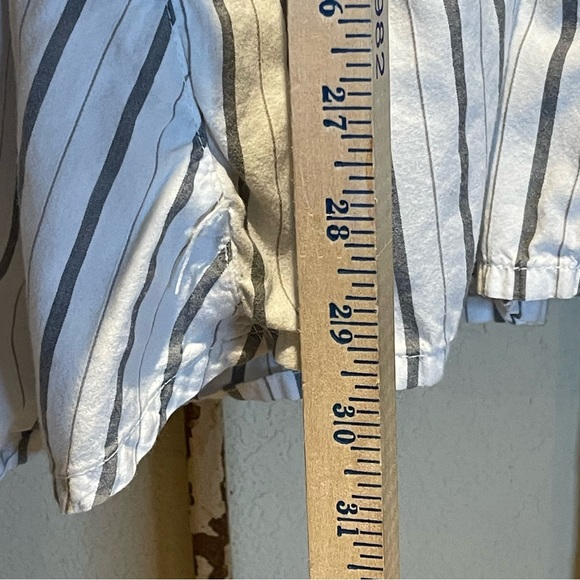 Iridium Striped Button Front  Top White Gray Stripe S - Picture 6 of 12